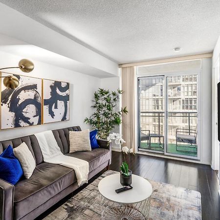 Exquisite Condos By Cn Tower With Parking Toronto Luaran gambar