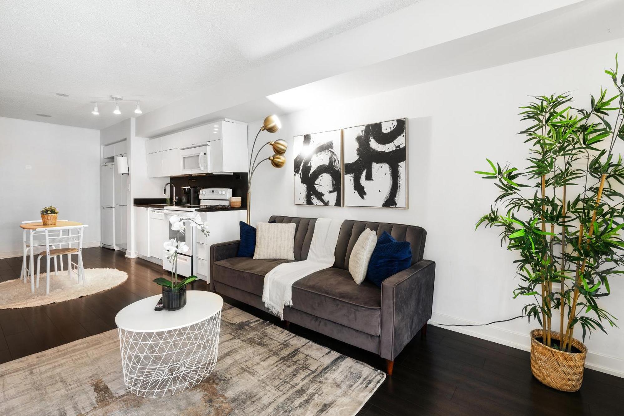 Exquisite Condos By Cn Tower With Parking Toronto Luaran gambar