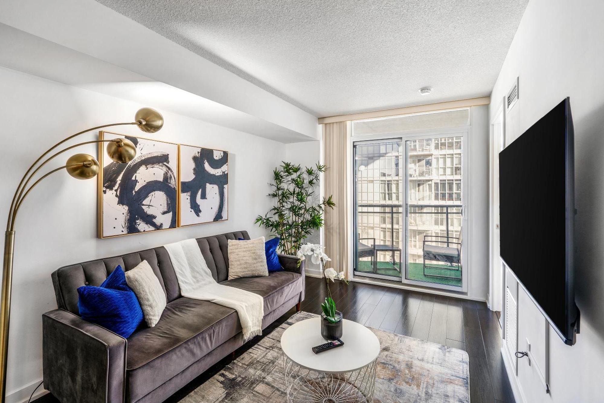 Exquisite Condos By Cn Tower With Parking Toronto Luaran gambar